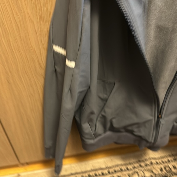Adidas warm up jacket with hood and 2 pockets - Picture 10 of 10
